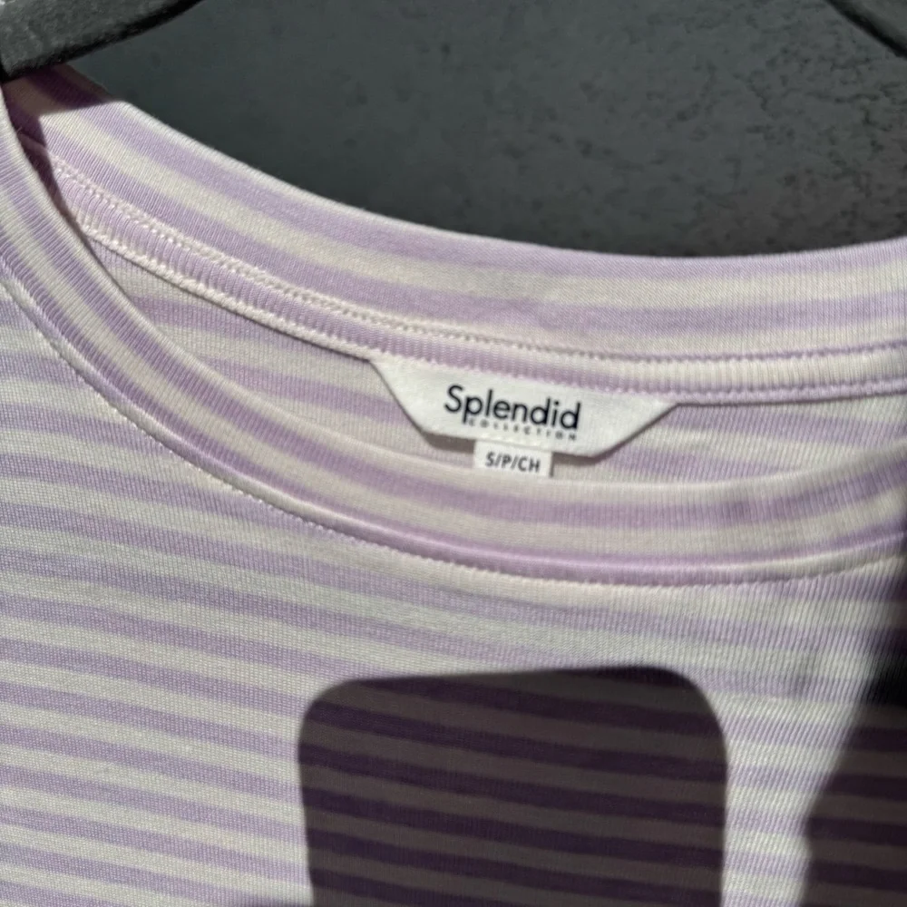 Splendid Eco Short Sleeve‎ shirt size small - Picture 4 of 4